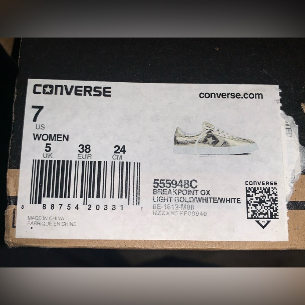 NWT Womens Gold Metallic Converse Sneakers Size 7 - Picture 4 of 5
